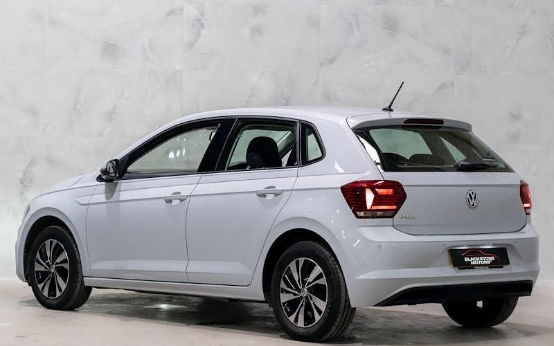 Used VW Polo SE 65 HP (47 kW) 2018 Silver Hatchback