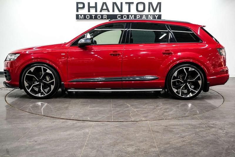 Begagnad Audi Q7 Black Edition 2018 Röd SUV
