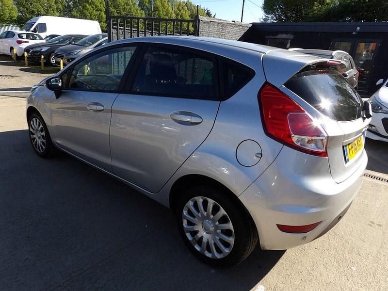 Used Ford Fiesta Style 75 HP (55 kW) 2016 Silver Hatchback