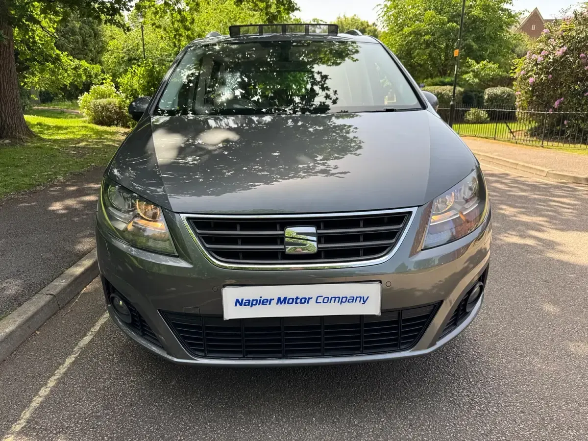 Begagnad Seat Alhambra Style 184 HK (135 kW) 2015 Grå Minibuss