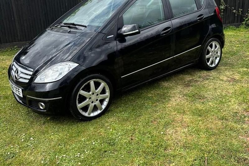 Used Mercedes A160 Avantgarde 2011 Black Hatchback