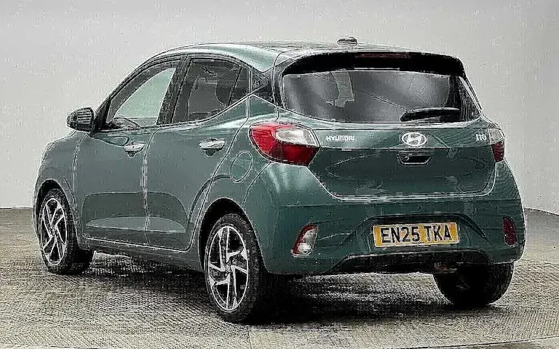 Used Hyundai i10 Premium 79 HP (58 kW) 2025 Green Hatchback