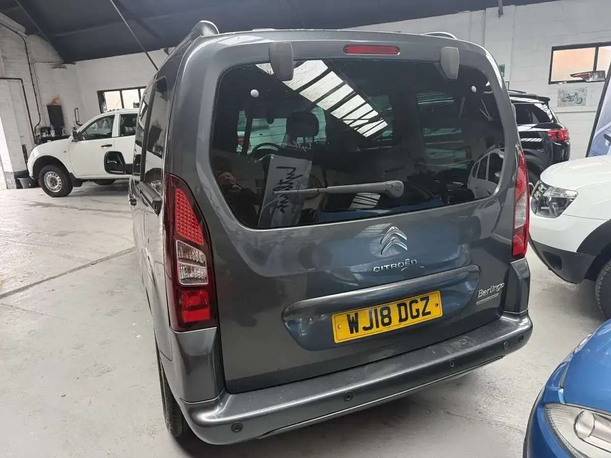 Used Citroën Berlingo Flair 100 HP (73 kW) 2018 Grey MPV