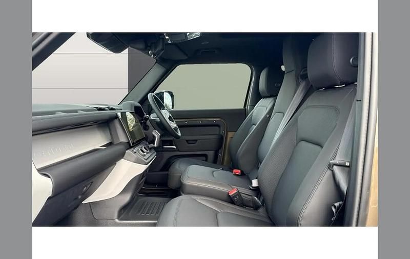 Novo Land Rover Defender SE Dynamic 245 HP (180 kW) 2025 Other SUV