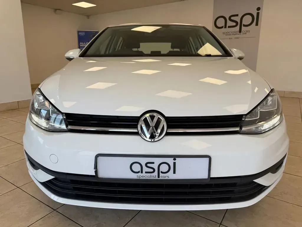 Used VW Golf VII S 125 HP (91 kW) 2017 White Hatchback