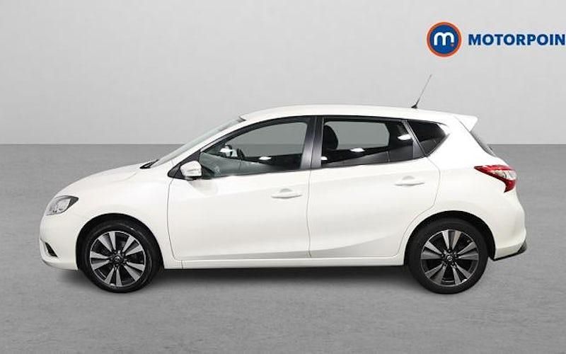 Used Nissan Pulsar Tekna 116 HP (85 kW) 2017 White Hatchback