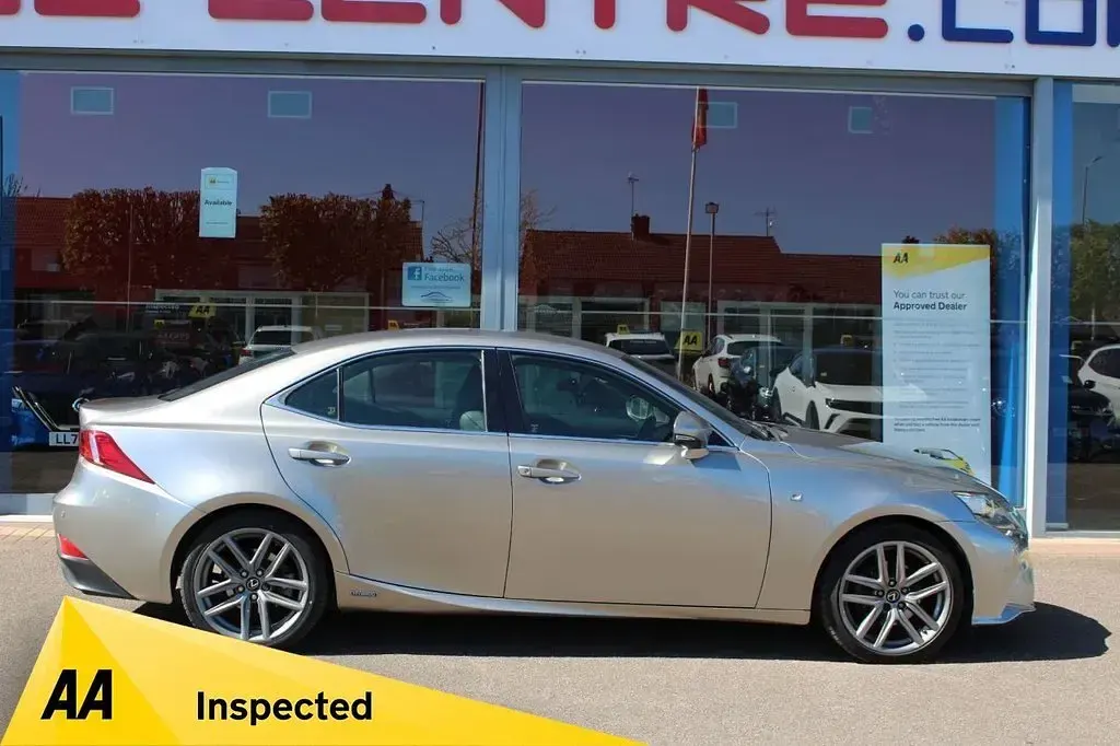 Used Lexus IS300h Sport Line 223 HP (164 kW) 2014 Silver Sedan