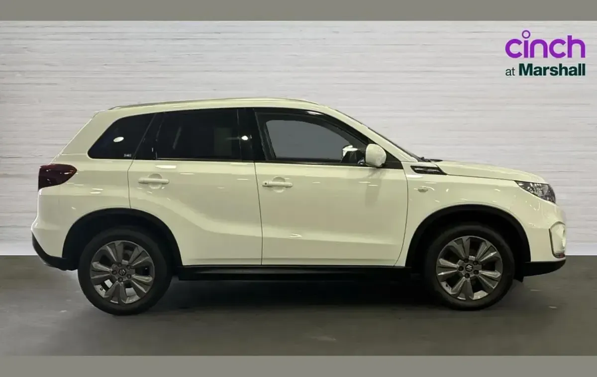 Used Suzuki Vitara SZ-T 127 HP (93 kW) 2022 White SUV