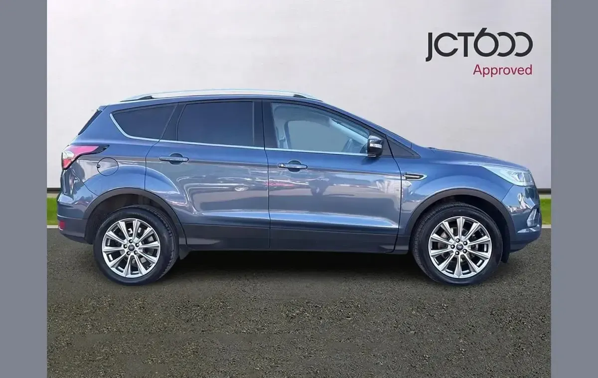 Used Ford Kuga Titanium 147 HP (108 kW) 2019 Blue SUV