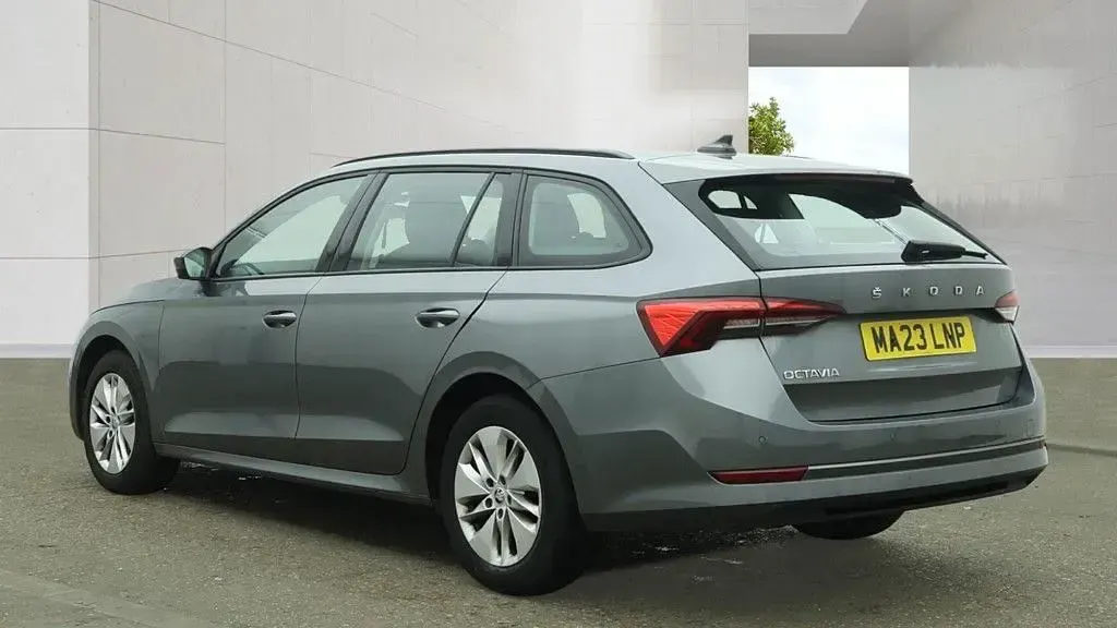 Used Skoda Octavia SE Technology 116 HP (85 kW) 2023 Grey Estate