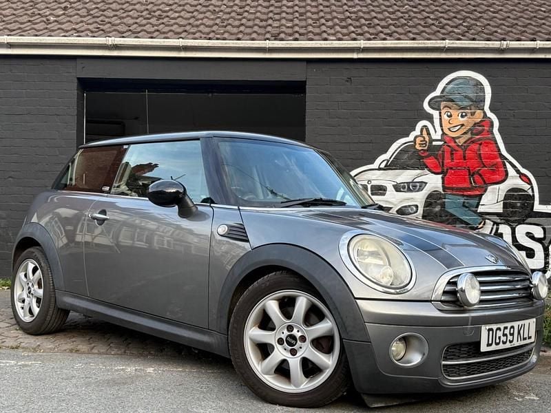 Grey Used 2009 Mini Cooper D Hatch Hatchback | £1,695 (Good price) - Image 1/4
