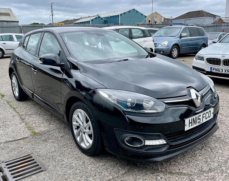 Black Used 2015 Renault Mégane III Dynamique Hatchback | £2,950 (Good price) - Image 1/4