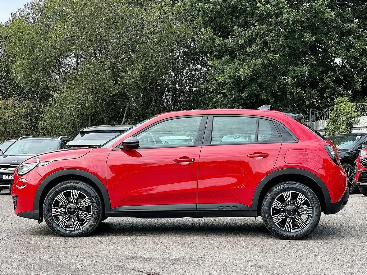 New Fiat 600 Icon 99 HP (72 kW) 2026 Red SUV