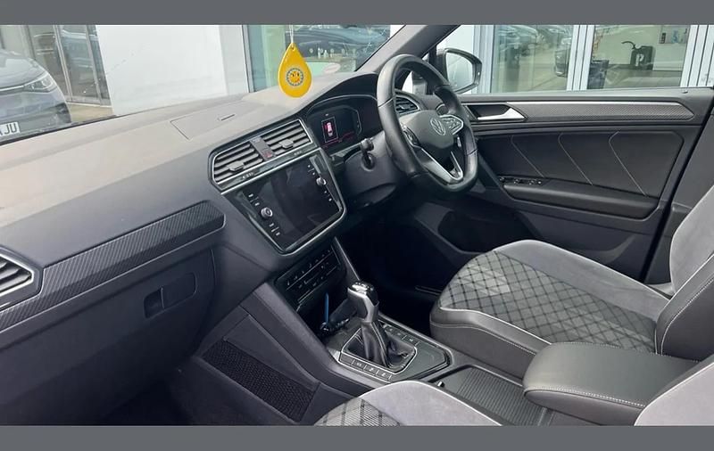 Used VW Tiguan R-line 147 HP (108 kW) 2023 Black SUV