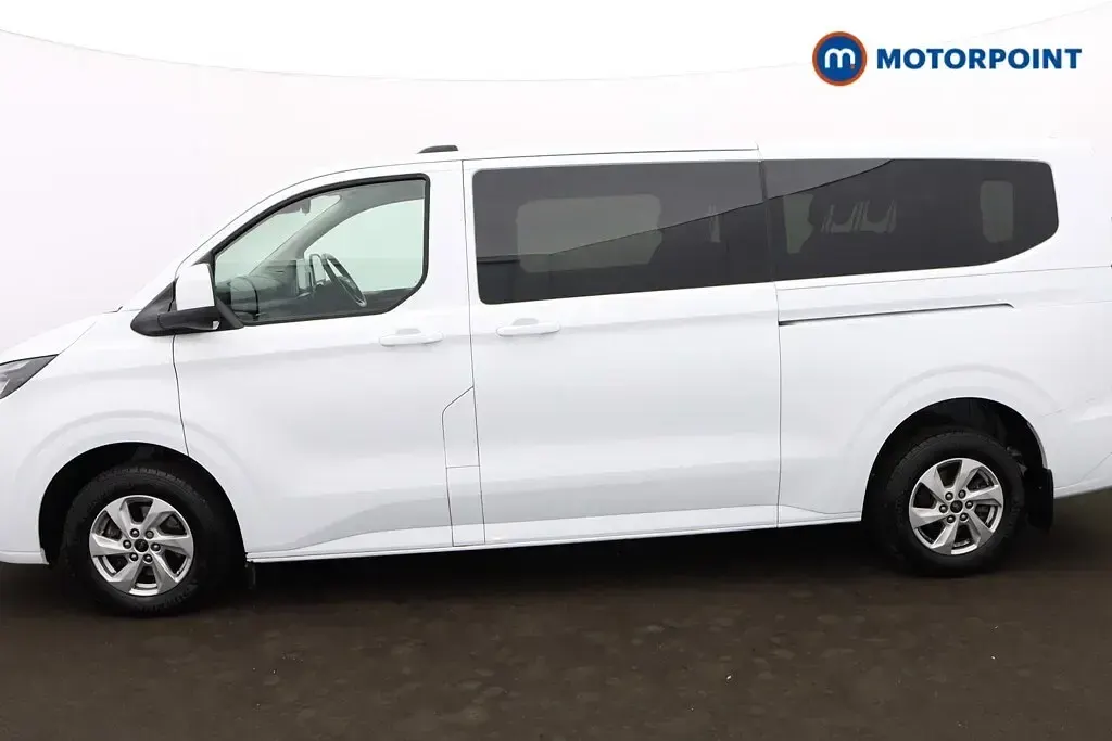 Used Ford Transit Custom Limited 136 HP (100 kW) 2025 White Estate