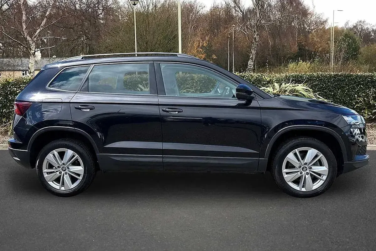 Used Skoda Karoq SE 150 HP (110 kW) 2025 Black magic pearl effect SUV