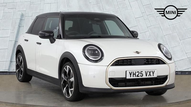 White Used 2025 Mini Cooper Hatch Hatchback | £28,999 - Image 1/4