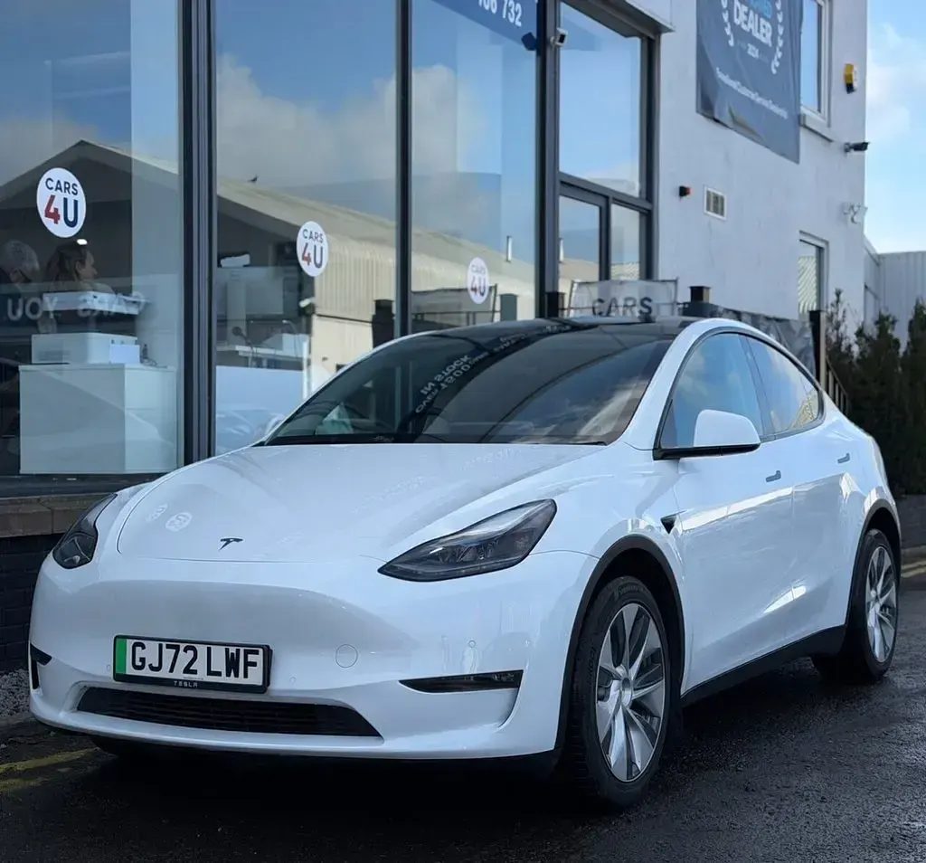 Used Tesla Model Y Long Range AWD 378 kW (514 HP) 2022 White SUV