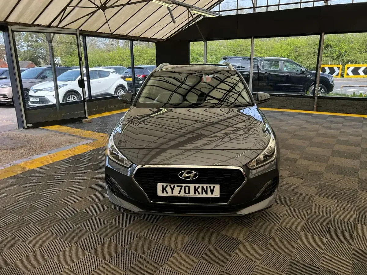 Used Hyundai i30 SE 110 HP (80 kW) 2020 Grey Estate