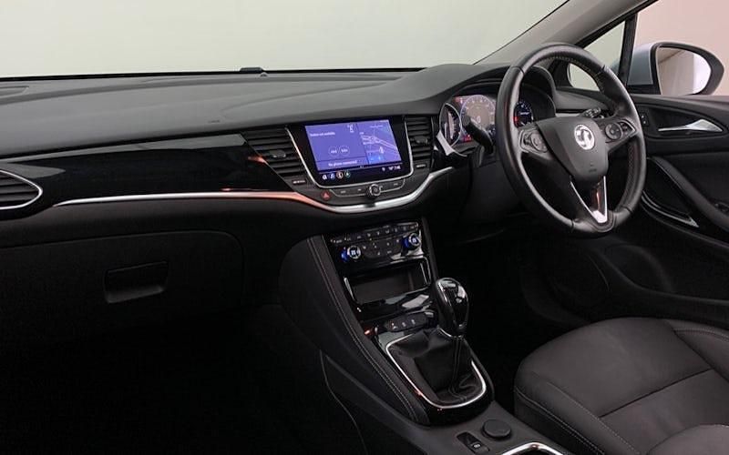 Begagnad Vauxhall Astra Elite 145 HK (106 kW) 2020 Grå Halvkombi