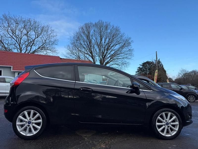 Black Used 2015 Ford Fiesta Titanium Hatchback | £2,695 (Super price) - Image 1/4