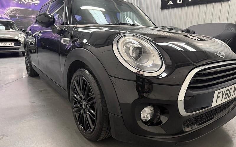 Usado Mini Cooper Hatch 136 HP (100 kW) 2016 Preto Citadino