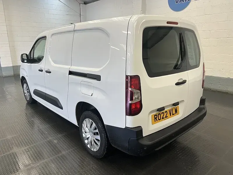 Used Peugeot Partner Premium 131 HP (96 kW) 2022 White MPV