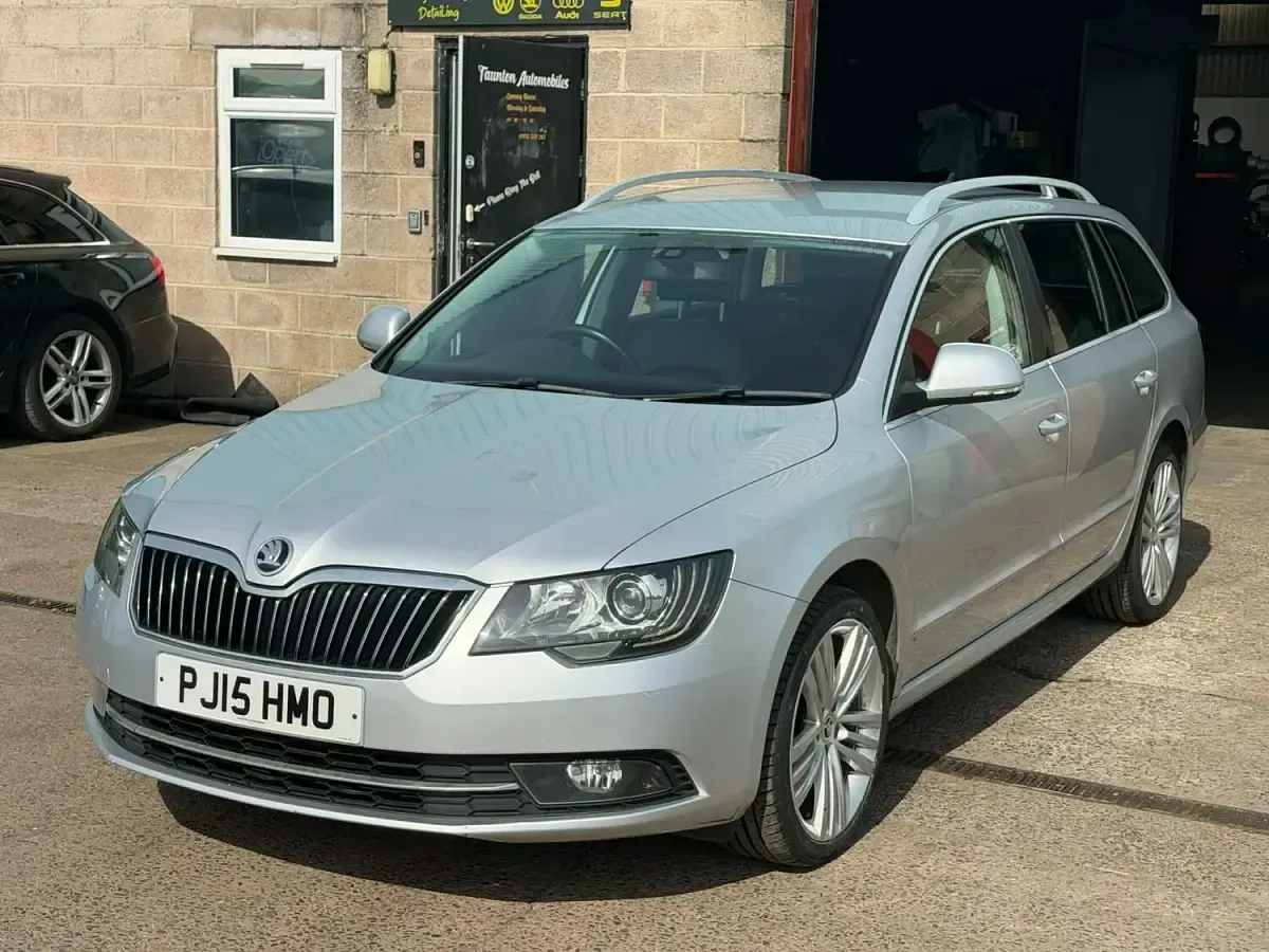 Used Skoda Superb Elegance 170 HP (125 kW) 2015 Silver Estate
