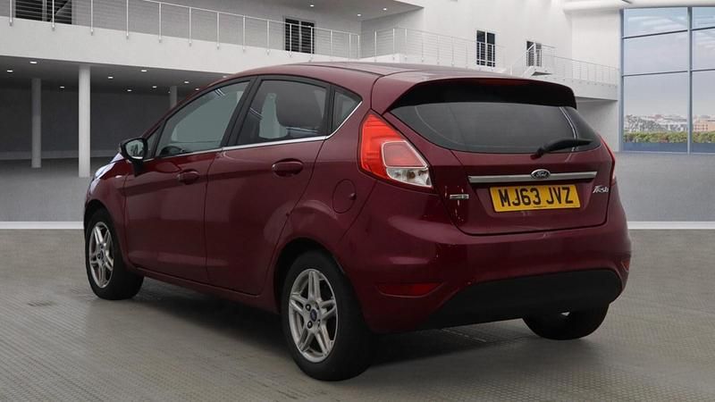 Used Ford Fiesta Zetec 2013 Red Hatchback