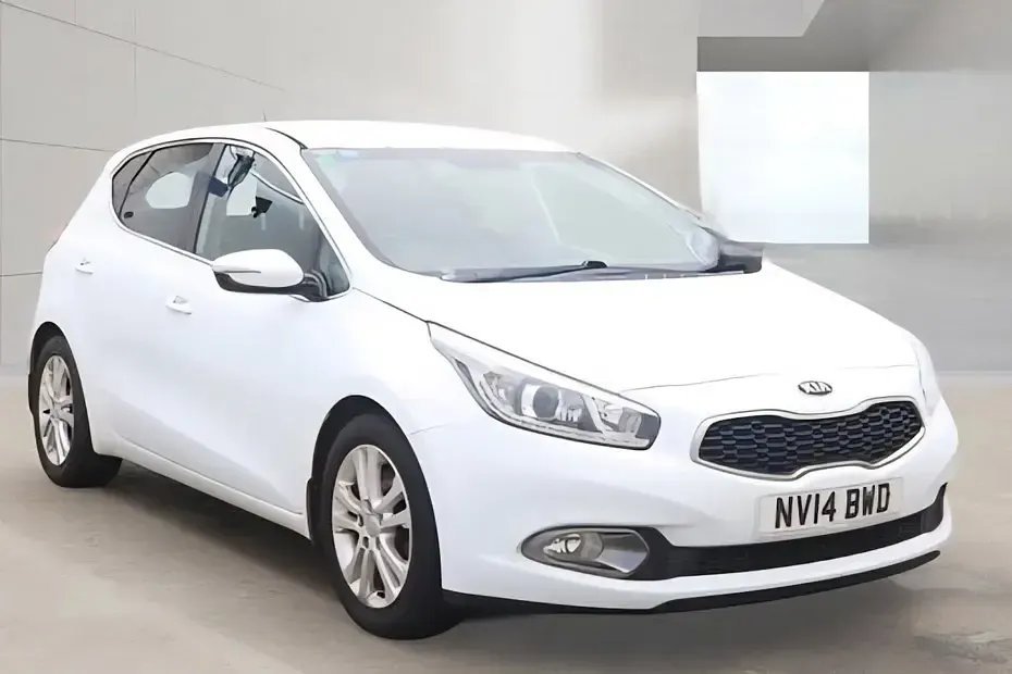 Used Kia Ceed 2014 White Hatchback