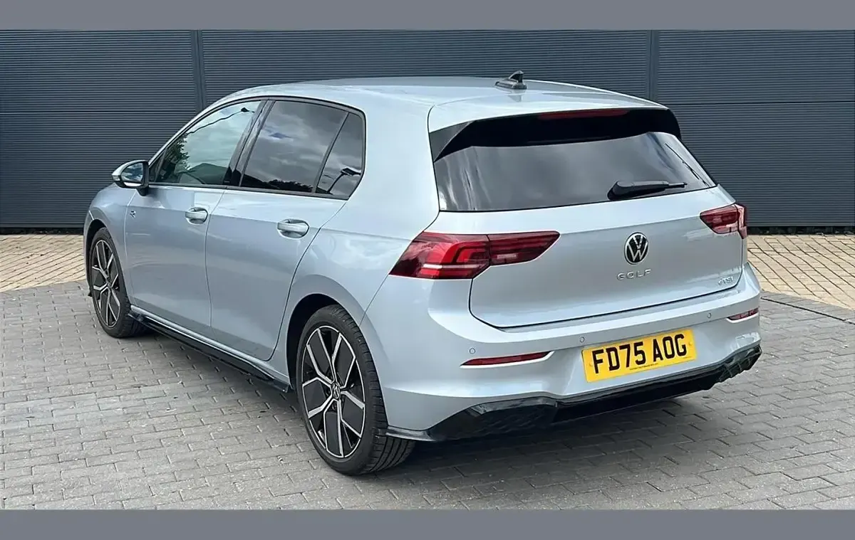 Used VW Golf VIII R-line 147 HP (108 kW) 2025 Silver Hatchback