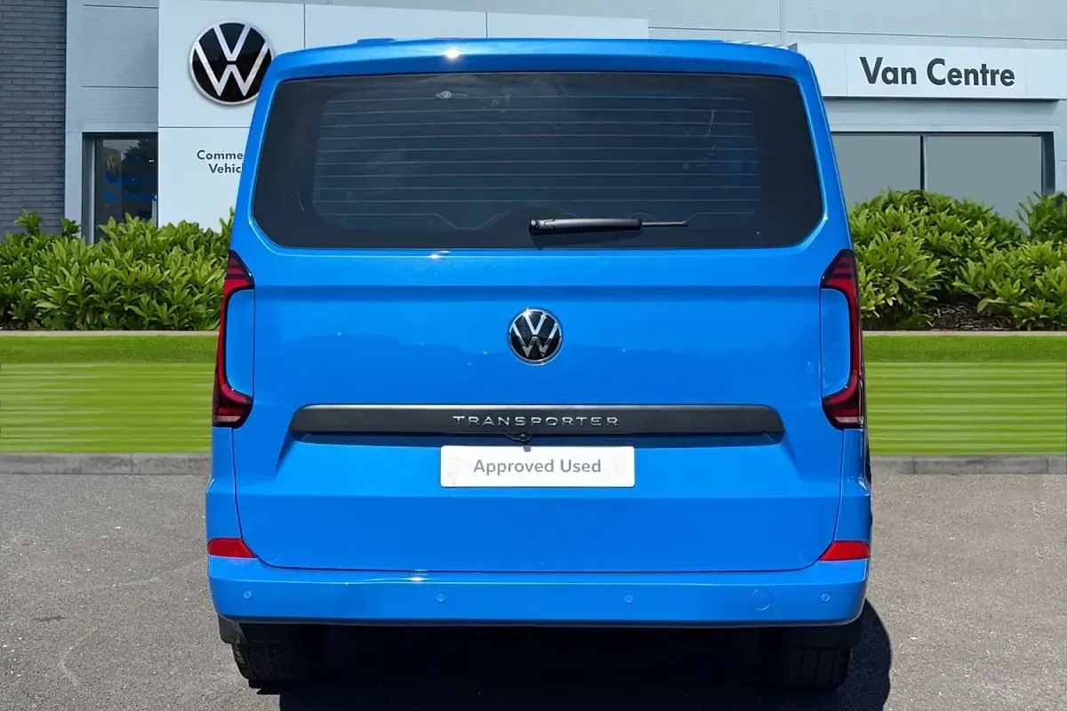 Nouă VW Transporter Pro 150 CP (110 kW) 2026 Albastru Van
