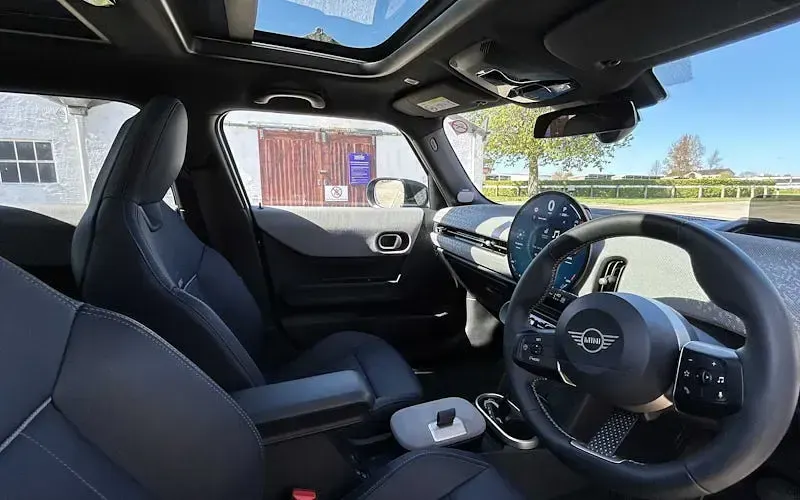 Used Mini Cooper Exclusive 150 kW (204 HP) 2025 Blue Hatchback