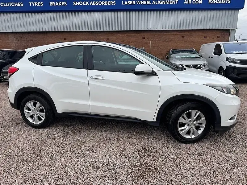 Używany Honda HR-V S 130 KM (95 kW) 2016 Biały SUV