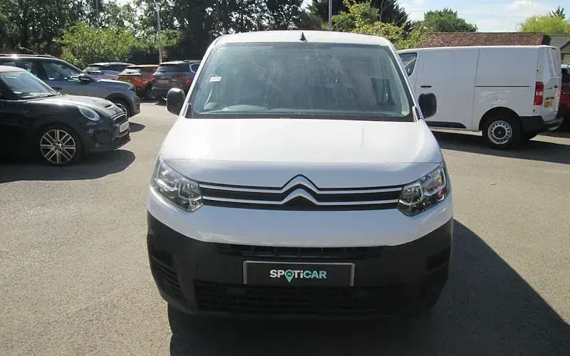Used Citroën Berlingo 102 HP (75 kW) 2023 White MPV