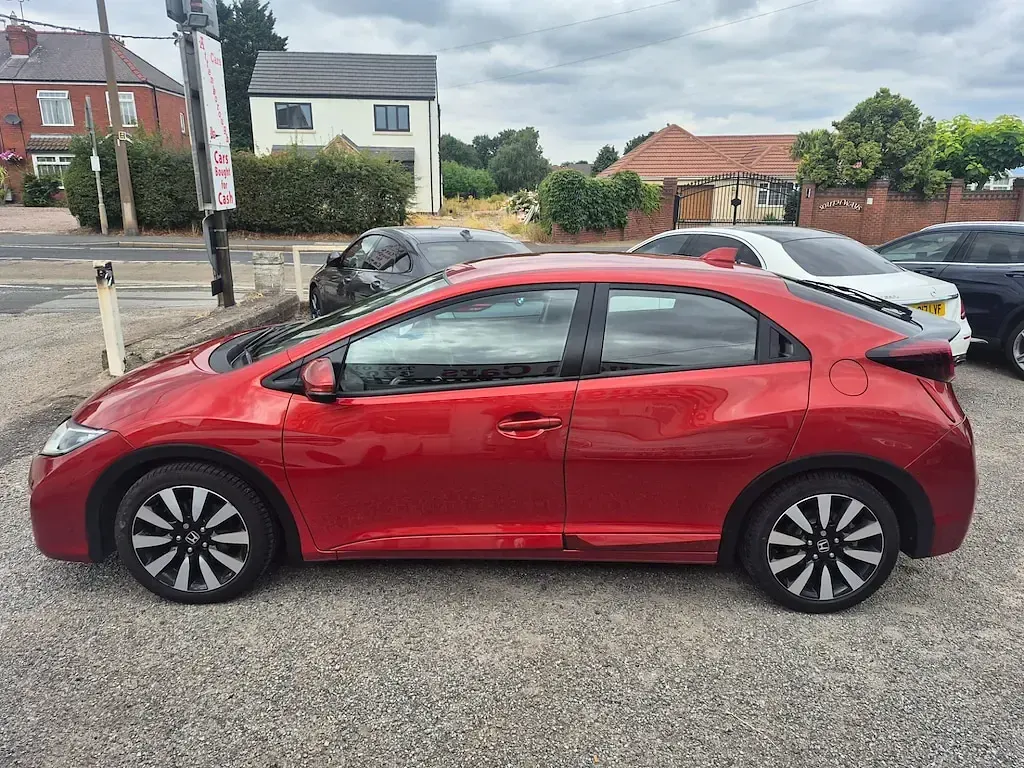 Used Honda Civic SE Plus 142 HP (104 kW) 2017 Red Hatchback