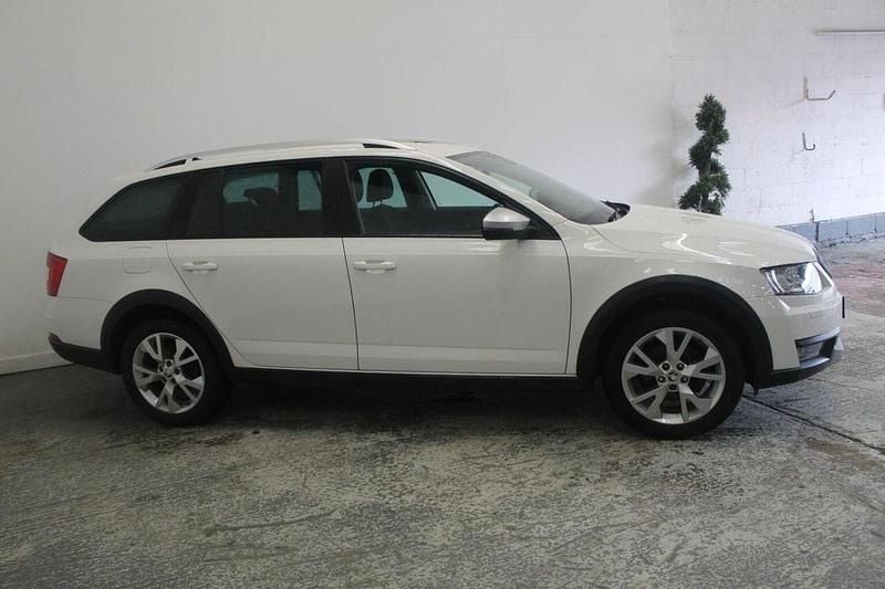 Used Skoda Octavia Scout 4x4 2017 White Estate