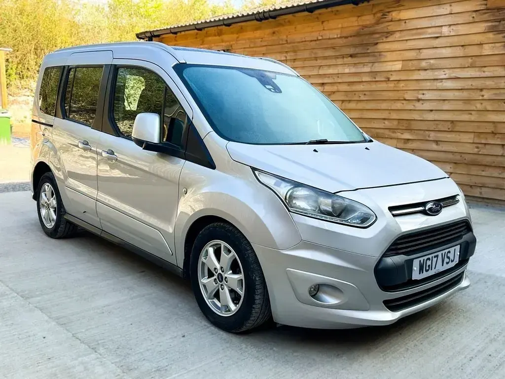 Used Ford Tourneo Connect Titanium 2017 Silver MPV
