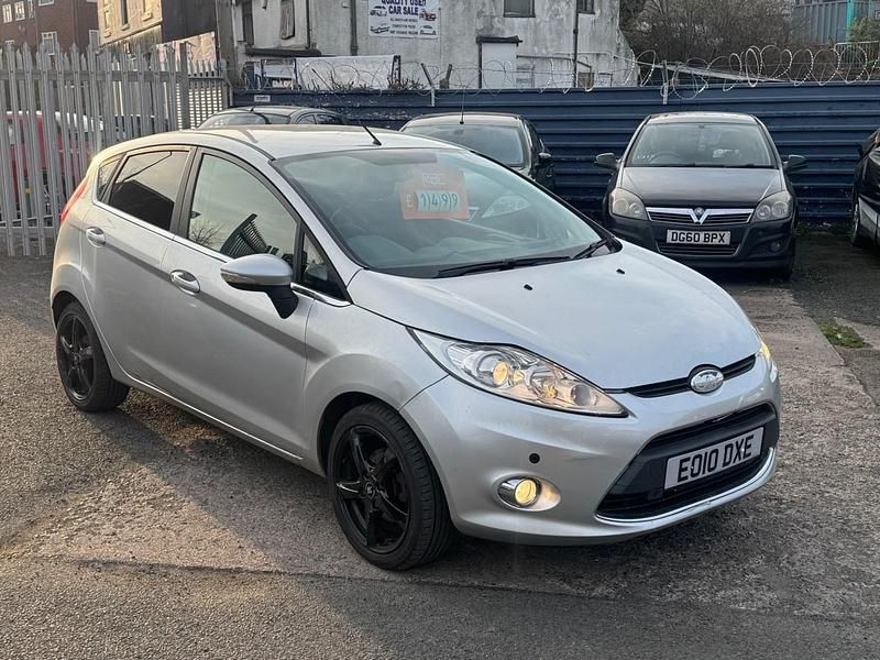Used Ford Fiesta Zetec 89 HP (65 kW) 2010 Silver Hatchback