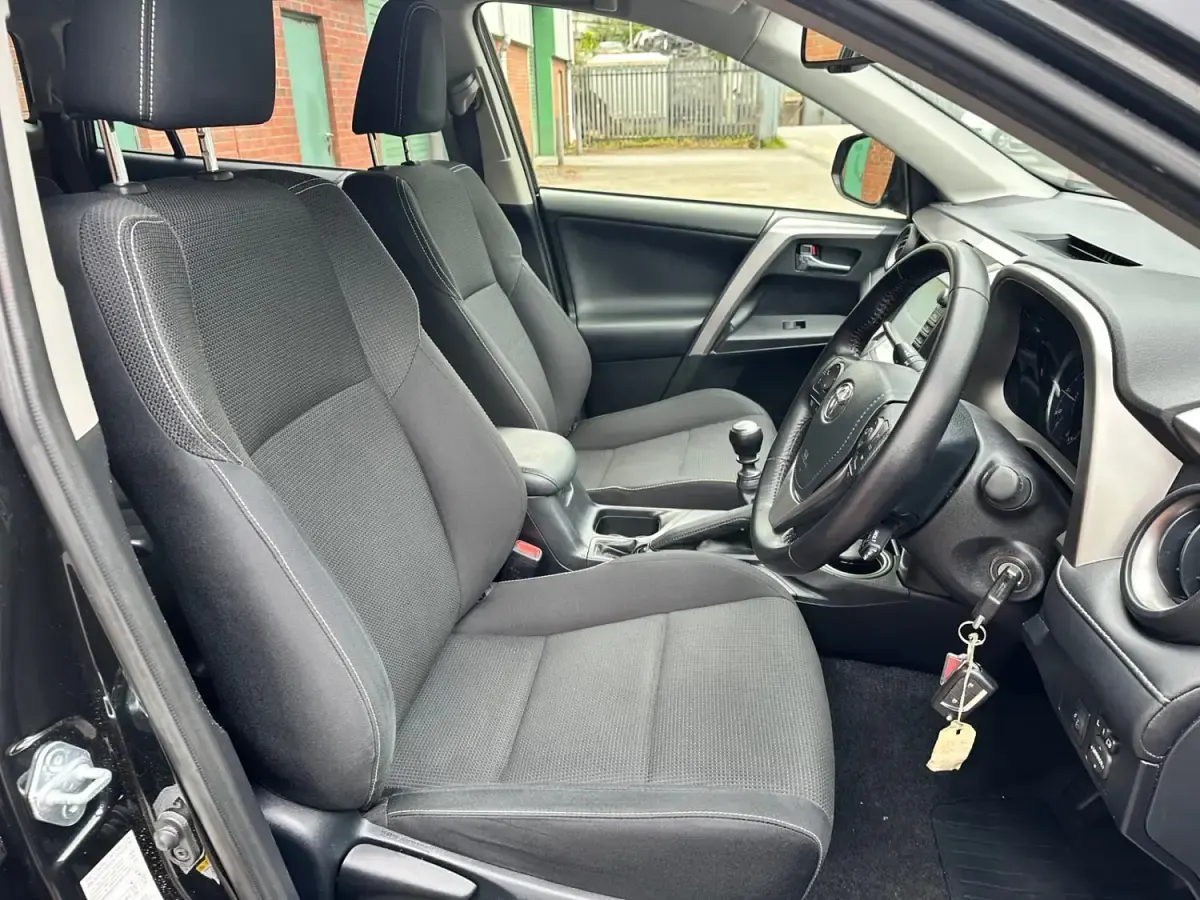 Usado Toyota RAV4 Business Edition 143 HP (105 kW) 2016 Preto SUV