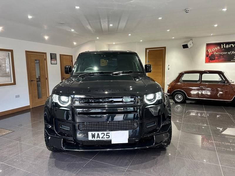 Used Land Rover Defender SE Dynamic 2025 Black SUV
