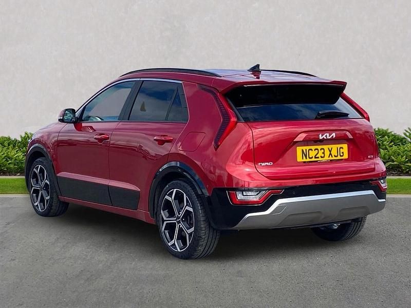 Used Kia Niro 2023 Red SUV