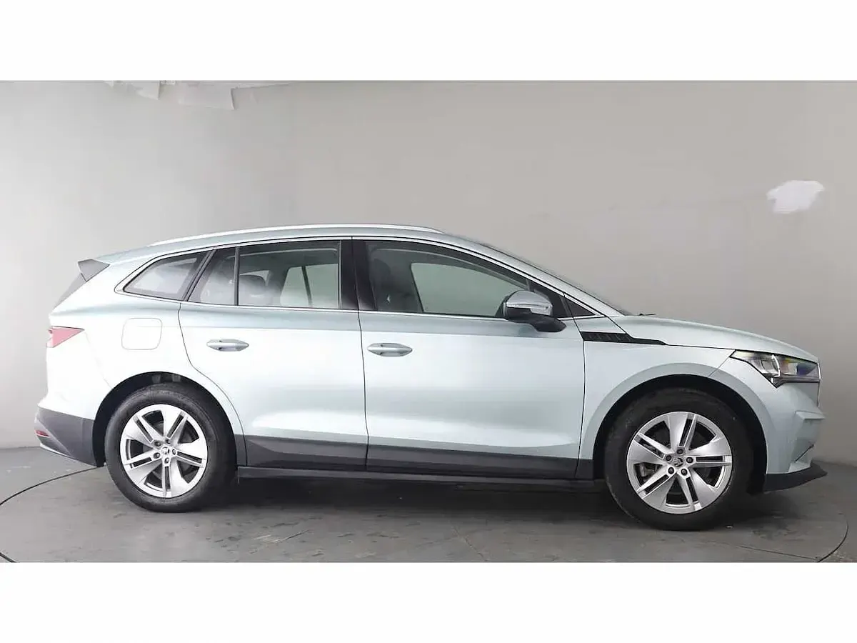 Used Skoda Enyaq iV 154 kW (210 HP) 2024 Arctic silver metallic SUV
