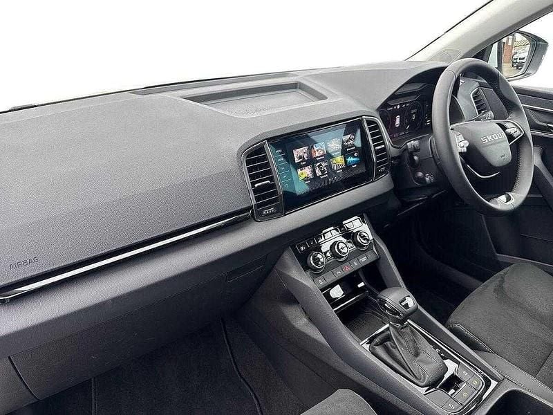 New Skoda Karoq SE L 150 HP (110 kW) 2026 Moon white metallic SUV