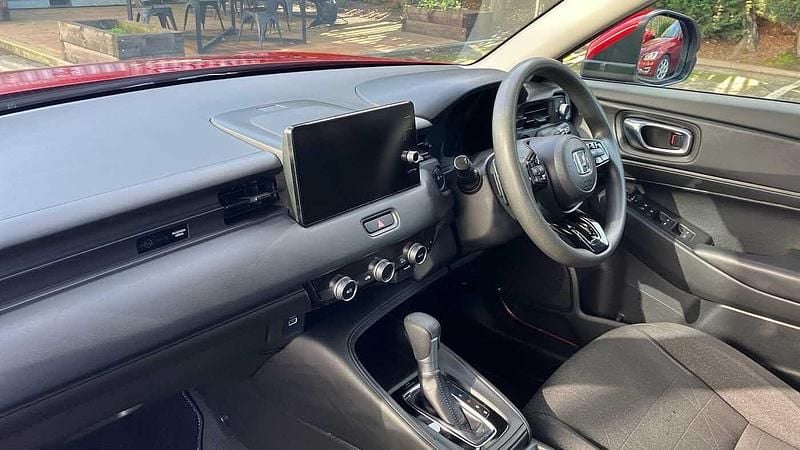 Used Honda HR-V Elegance 131 HP (96 kW) 2023 Premium plus paint  crystal red SUV