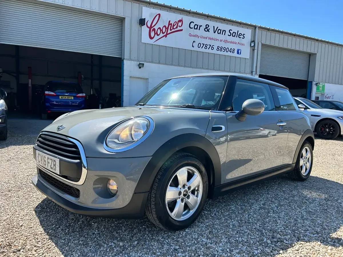 Used Mini ONE Hatch 102 HP (75 kW) 2016 Grey Hatchback