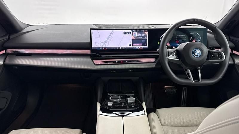 Used BMW 530e M Sport 295 HP (216 kW) 2025 Black Estate