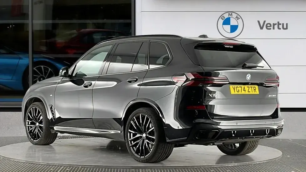 Gebraucht BMW X5 M Sport 298 PS (219 kW) 2024 Schwarz SUV
