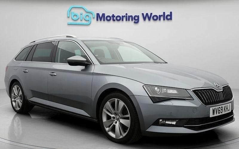 Used 2019 Skoda Superb SE L Executive Estate | £17,400 (Fair price) - Image 1/4