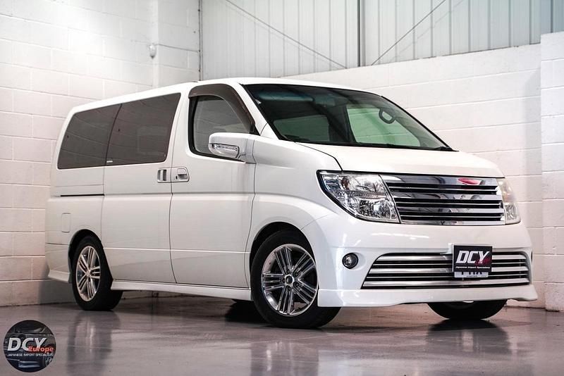 White Used 2004 Nissan Elgrand MPV | £8,985 (Fair price) - Image 1/4